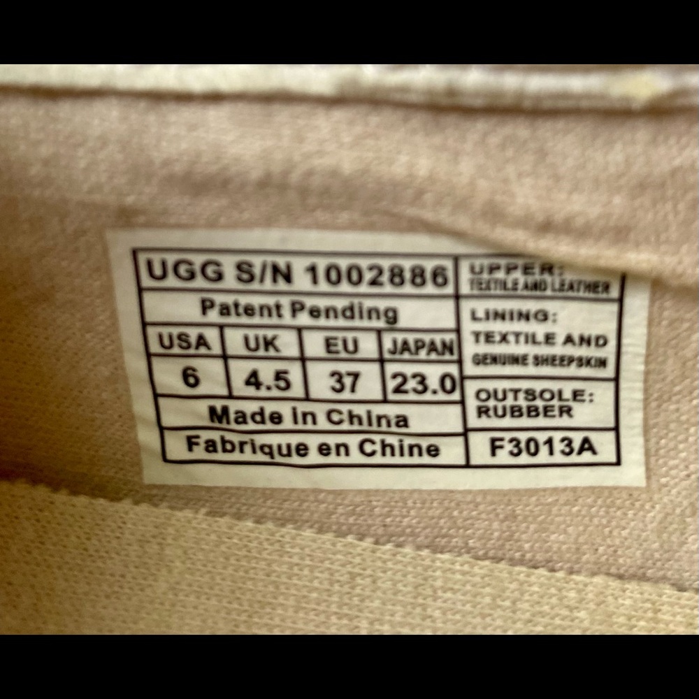 ⭐️UGG Slip-on Loafers⭐️ - Picture 10 of 10